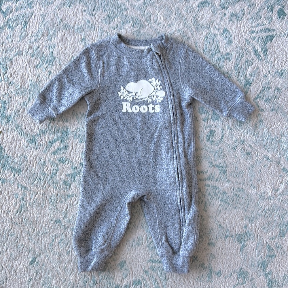 Roots baby one piece 3-6months. Unisex. Zipper closure. Like new